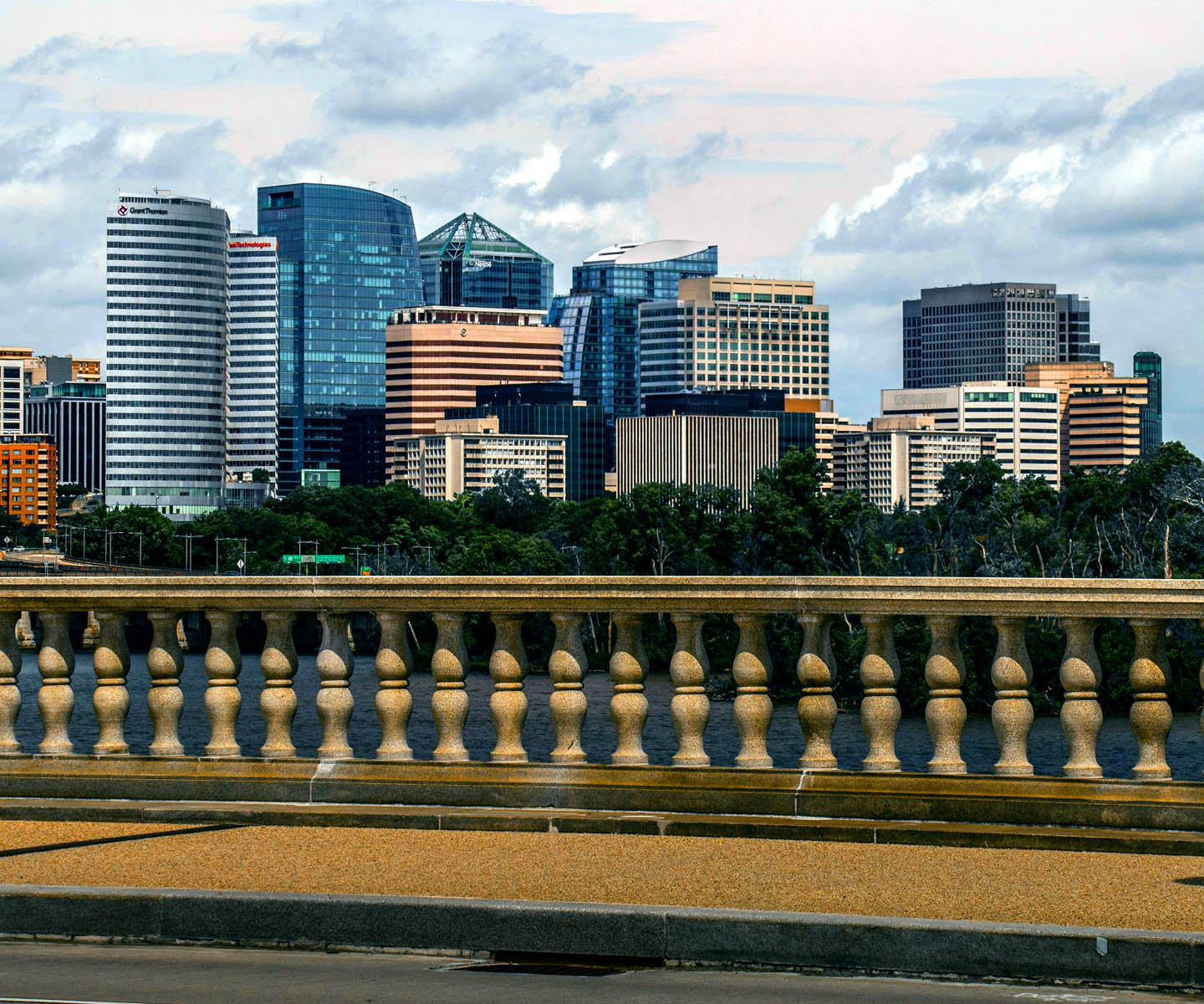 Chantilly Arlington Skyline